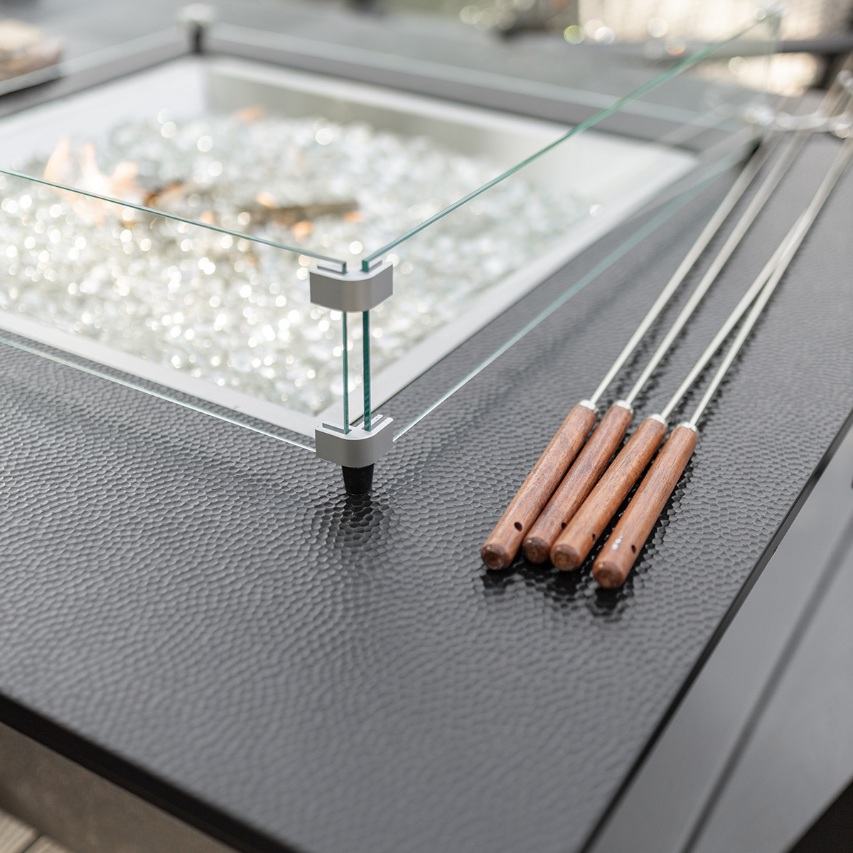 Numa Glass Wind Guard Detail